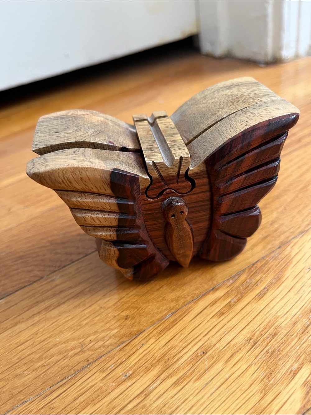 Butterfly Carved Wooden Puzzle Jewelry Box Small Treasure Keeper 4 Pieces - Picture 2 of 10